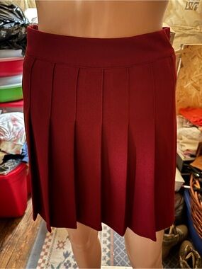 Pleated Women's Skirt in Burgundy Size M by Dressever
